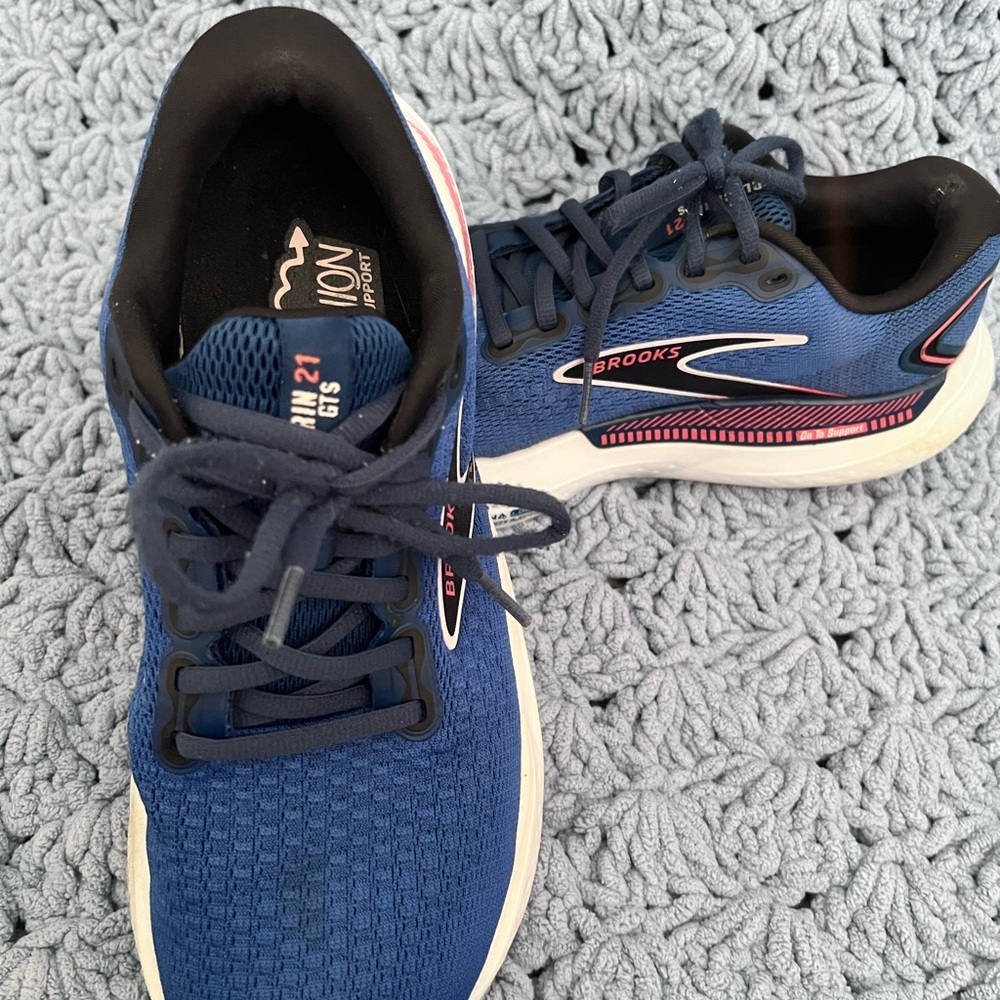 Brooks Glycerine 21 GTS, Women’s 9. Clean, gently used.